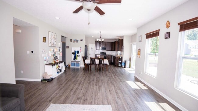 Building Photo - 7320 Blackwell Dr
