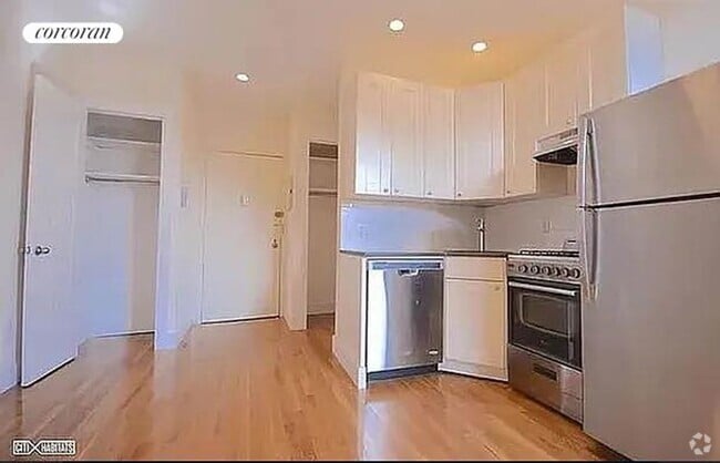 Building Photo - 492 11th St