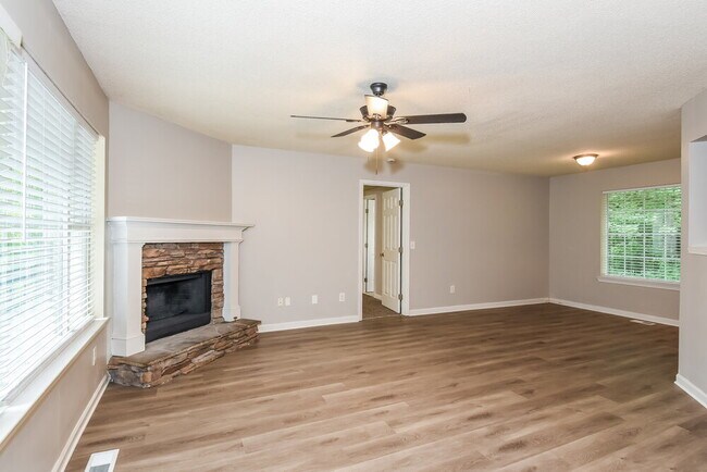 Building Photo - 221 Martins COurt