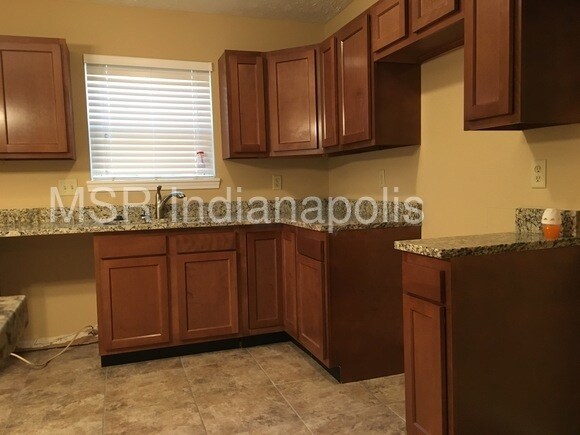 Building Photo - 2940 Greenview Way