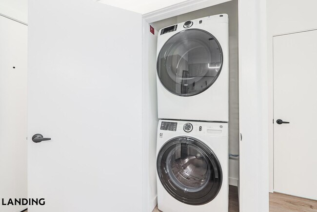 Foto del edificio - 2623 Keene St