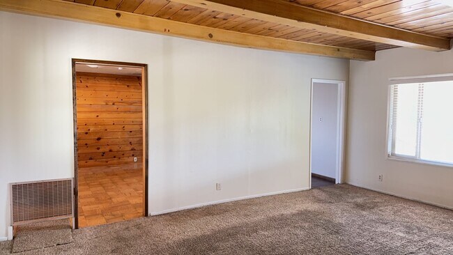 Building Photo - Wilkerson - Spacious 3 Bedroom Home with Bonus Room & Mountain Views