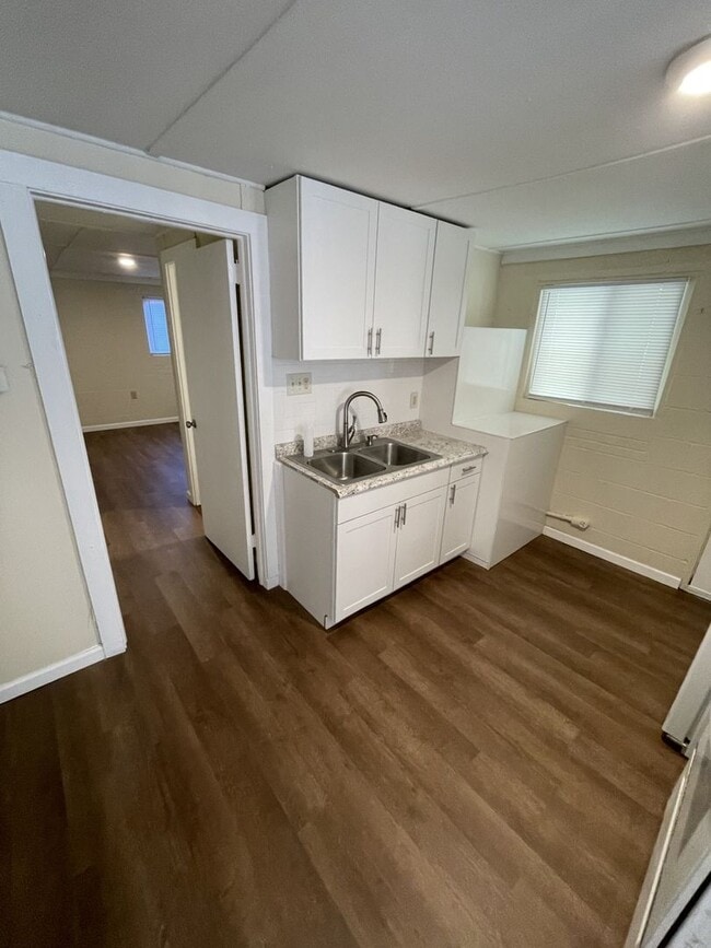 Building Photo - 1 Bedroom 1 Bathroom