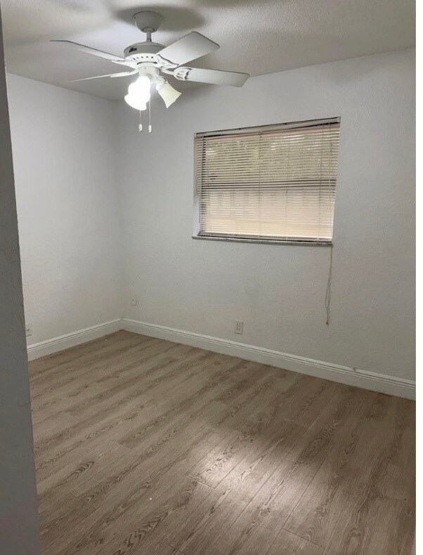 Foto del edificio - 10630 NW 2nd Pl