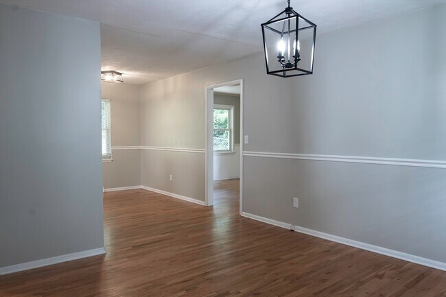 Building Photo - 103 Robleigh Dr