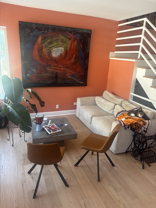 Foto principal - 2341 E 72nd St