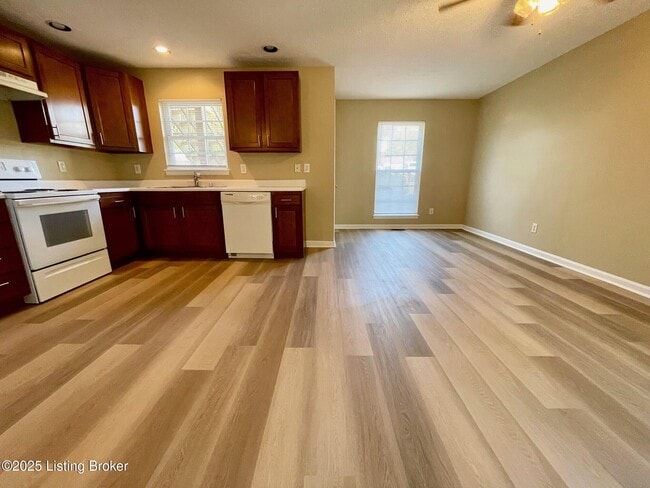 Foto del edificio - 2650 Lindsay Ave