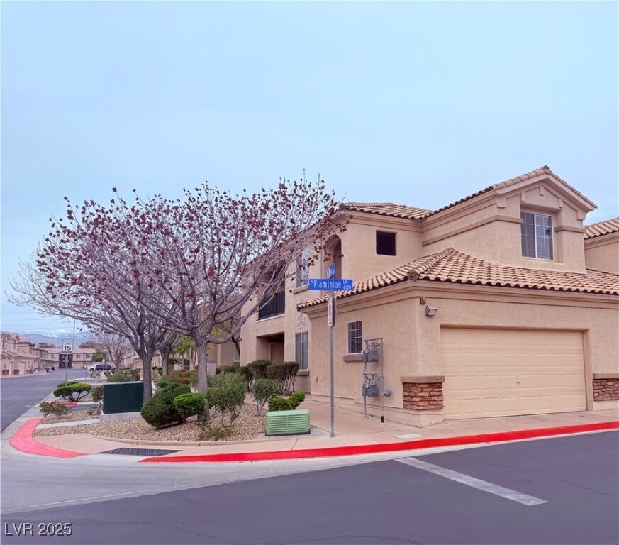 Foto principal - 6635 Flaminian Ln