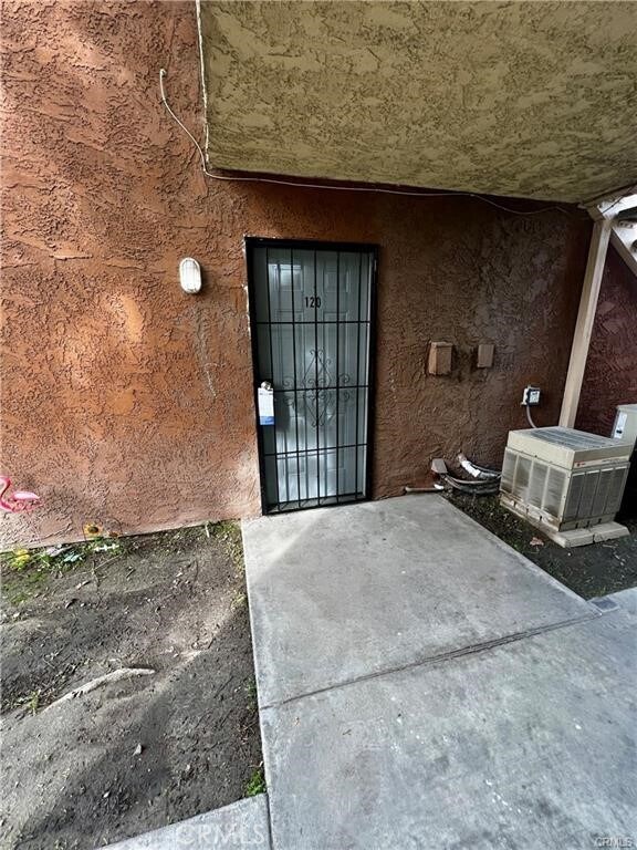 Foto del edificio - 1025 N Tippecanoe Ave