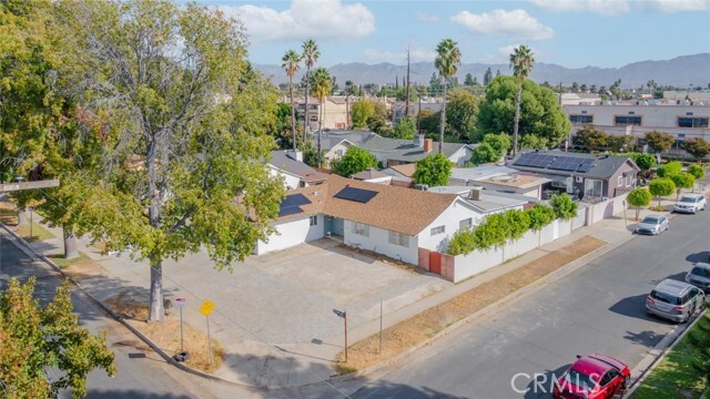 Primary Photo - 8604 Saloma Ave