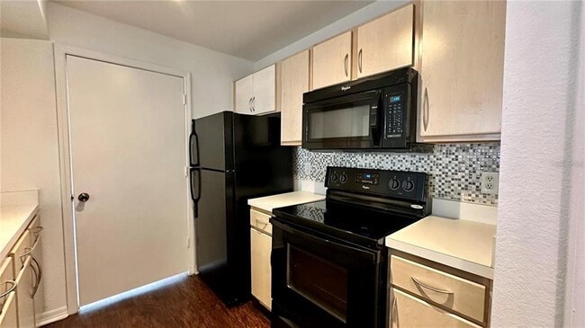 Building Photo - 7250 Westpointe Blvd