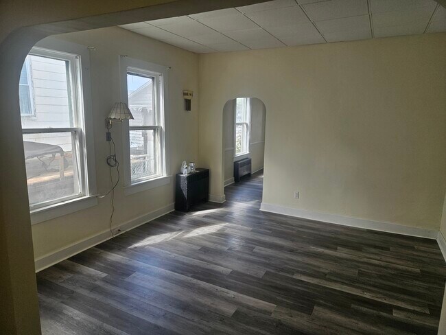 Building Photo - 1118 Rock St