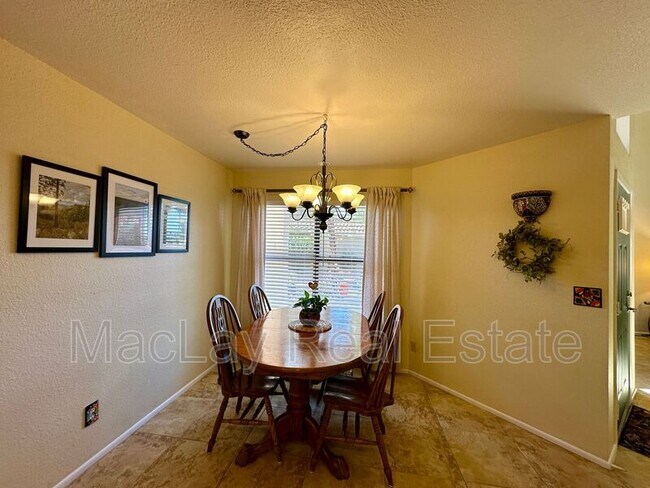 Foto del edificio - 5001 E Mesquite Wood Ct