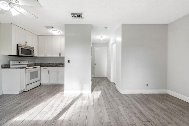 Building Photo - 4953 Freedom Cir
