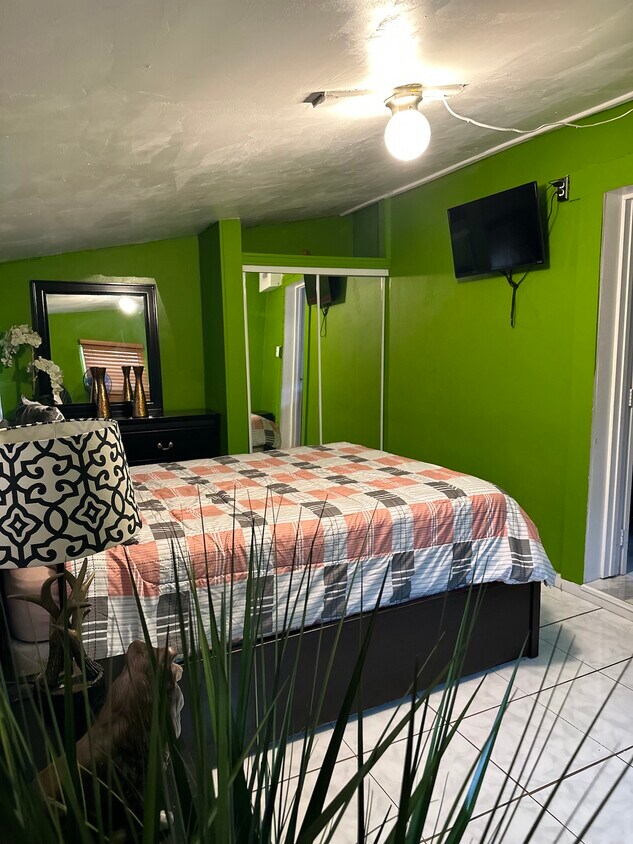 Foto del edificio - 18813 NW 32nd Ave