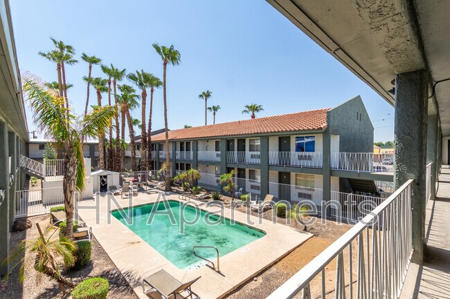 Foto del edificio - 8639 N 7th St