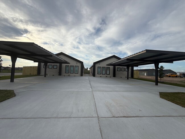 Building Photo - 513 Hope Dr