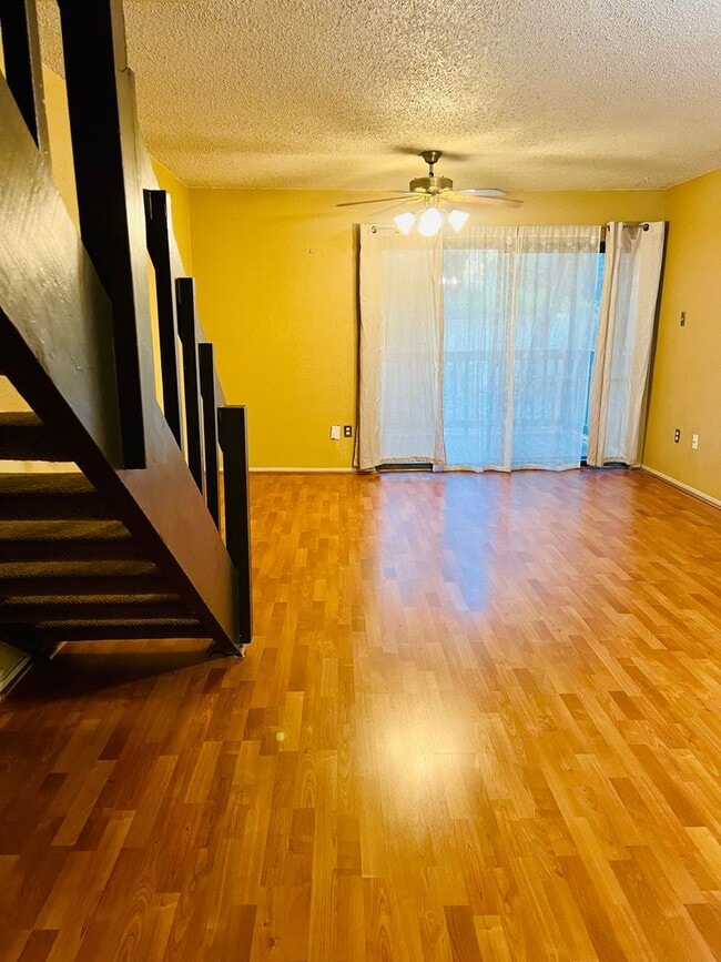 Foto del edificio - South Congress Condo Close to Downtown and HEB