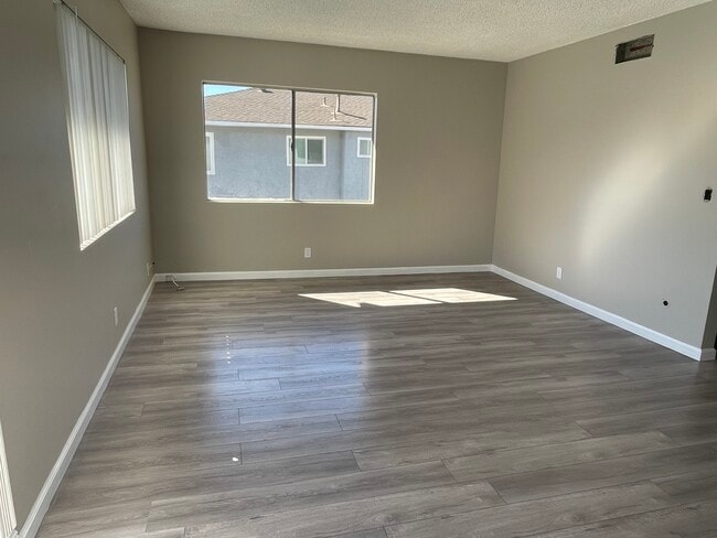 Foto del edificio - 28164 Robin Ave