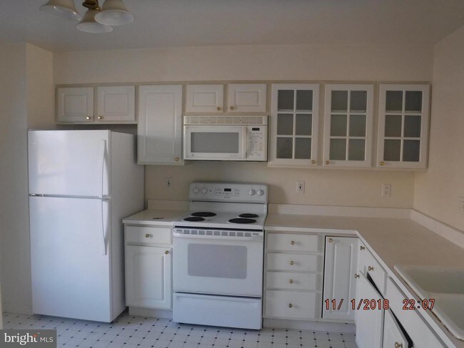 Building Photo - 4021 Seagate Square
