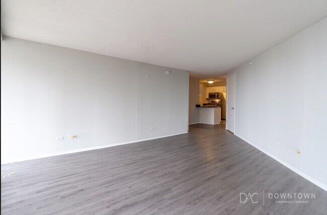 Foto del edificio - 411 N State St
