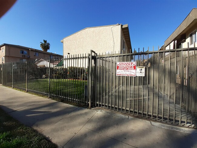Building Photo - 14753 Delano St
