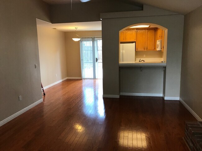 Foto del edificio - 8111 Ipswich Way