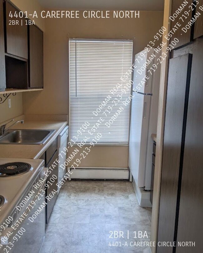 Foto del edificio - 4401 Carefree Cir N