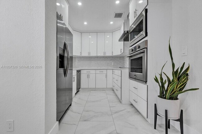 Foto del edificio - 6470 SW 27th St