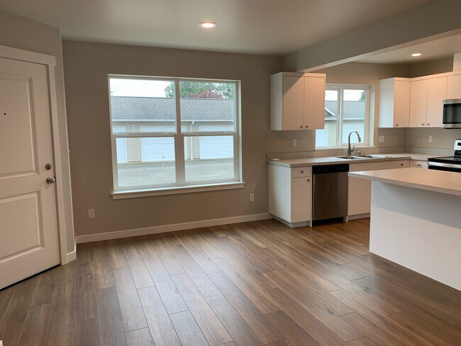 Building Photo - 1205 Boon St