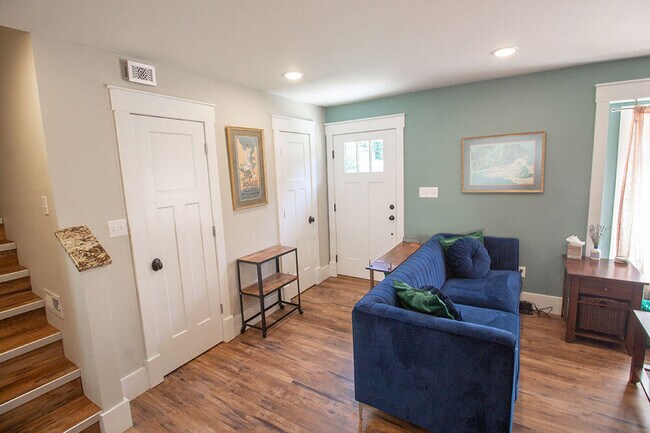 Foto del edificio - 3104 Oak Lawn Dr