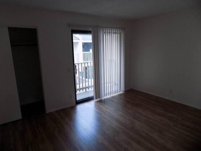 Foto del edificio - 1105 W Cypress Ave