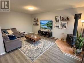 Building Photo - 60 Elmsdale Dr