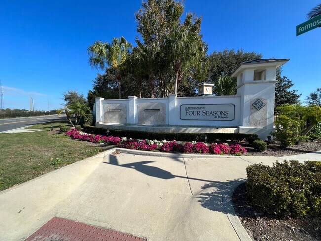 Foto del edificio - 55+ community in Four Seasons of Orlando 2 bedroom, 2 bathroom, with a 2 stall attached garage on...