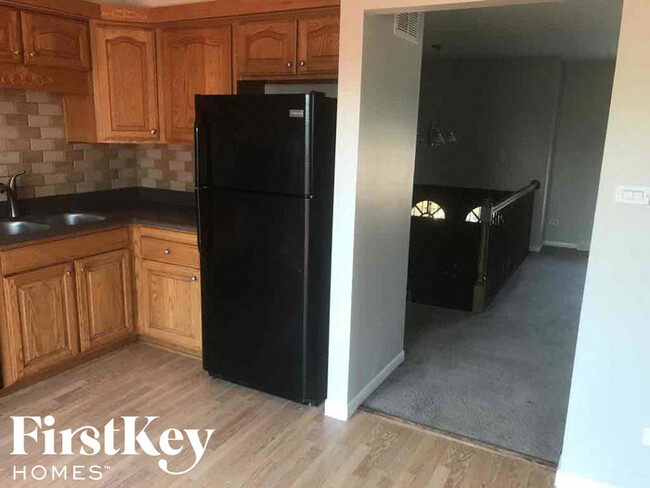 Foto del edificio - 6320 Streamwood Ln