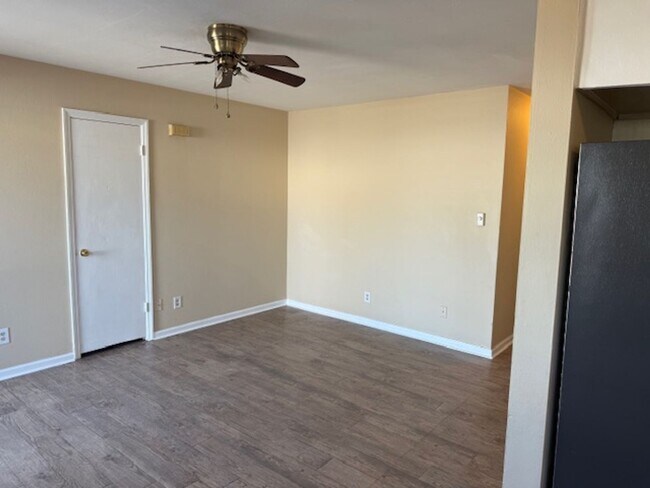 Foto del edificio - Must See Two Bedroom in Central Norfolk