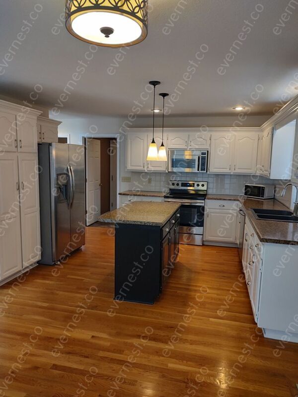 Building Photo - 4212 SW Leeward Dr