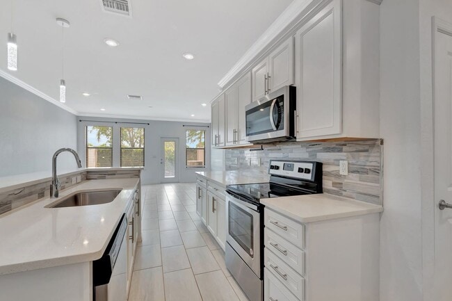 Building Photo - 2854 Bard St