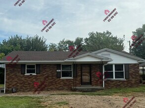 Building Photo - 2813 Monroe Ave