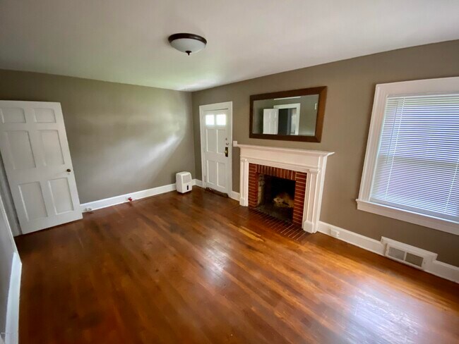 Building Photo - 109 N Woodlawn Ave