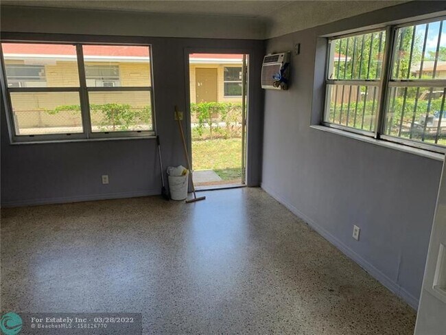 Foto del edificio - 608 NW 4th Ave