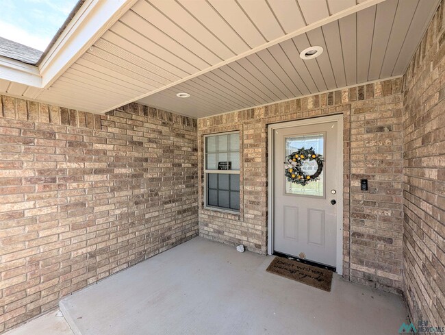 Foto del edificio - 2425 Flagstone Dr