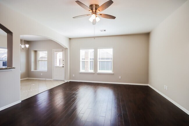 Foto del edificio - 4314 Firebrush Ln