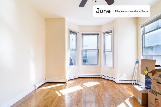 Foto del edificio - Private bedroom in 2 bed/1 bath Home
