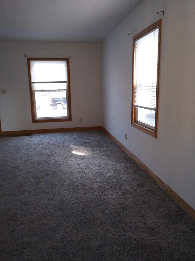 Building Photo - 8214 Highland Pl