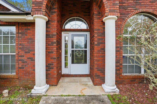 Foto del edificio - 2810 Sweetholly Dr