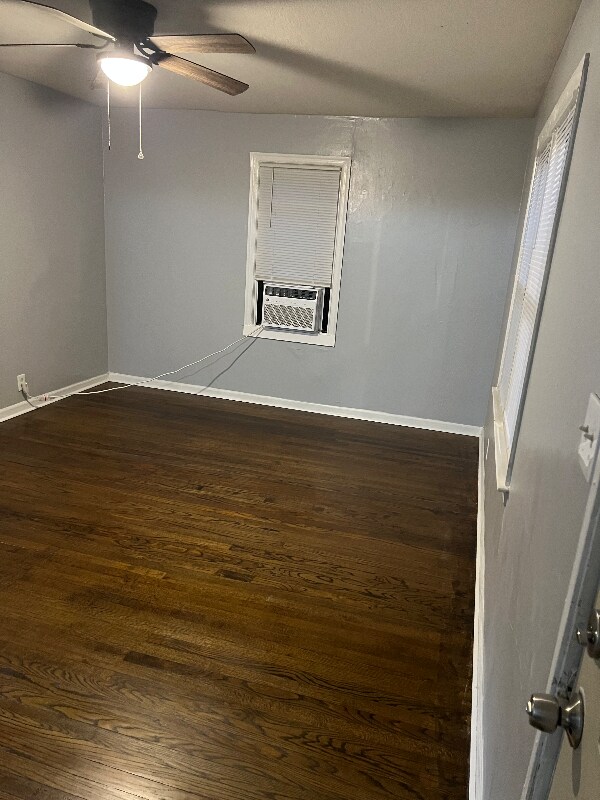 Foto del edificio - 745 Ditman Ave