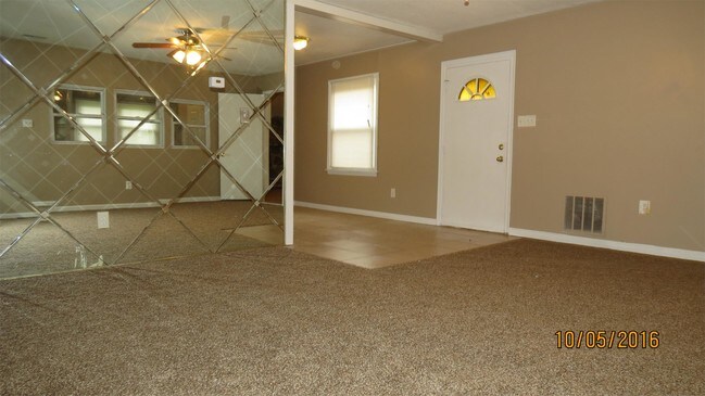 Building Photo - 10 Brierdale Ln