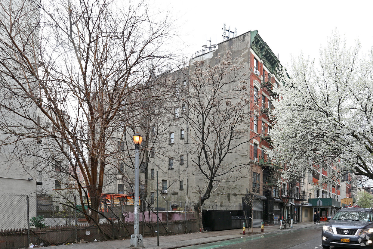 Primary Photo - 40 Clinton St