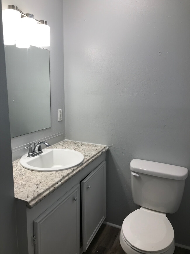 Foto del edificio - 920 Prater Rd